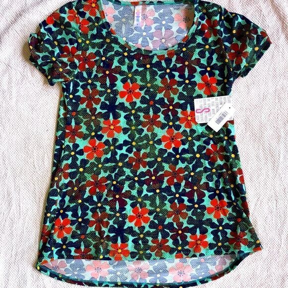 NWT Womens Small LuLaRoe SS Classic T Style TShirt - Picture 1 of 6